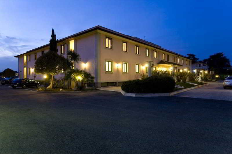 อัลบา โฮเต็ล ตอเร เมารา Hotel โรม ภายนอก รูปภาพ